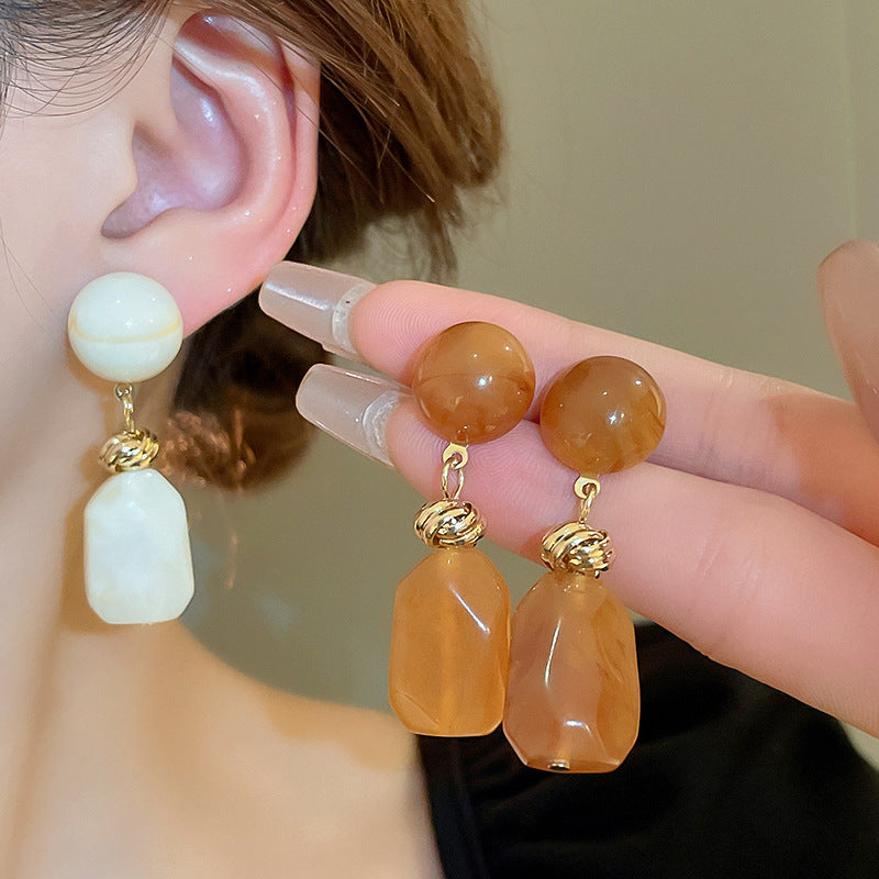 Round irregular resin earrings with simple retro design