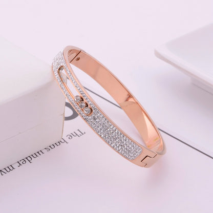 Women's bracelet with versatile and fashionable charm