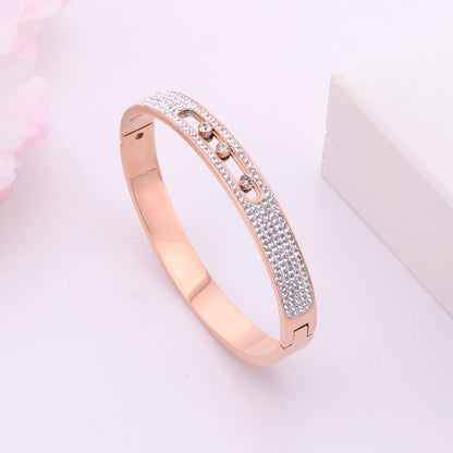 Women's bracelet with versatile and fashionable charm