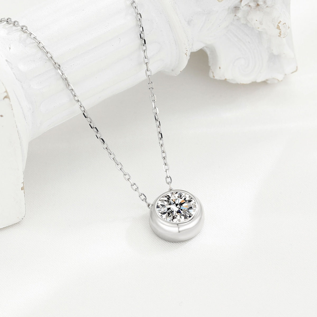 Pure silver round single diamond necklace with simple zircon