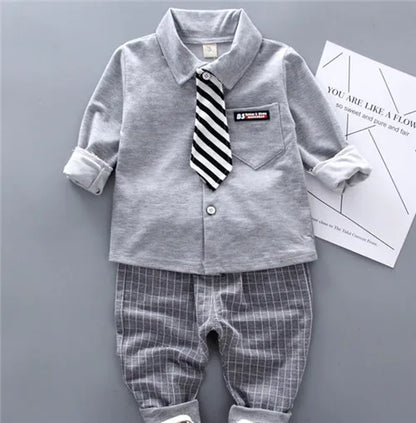 Two-piece set of stylish spring clothing for small and medium-sized