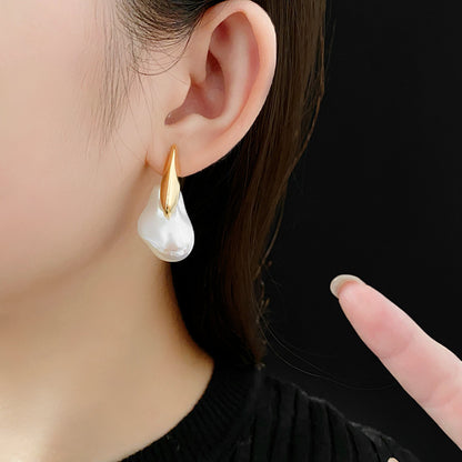 Fashion niche light luxury irregular earrings